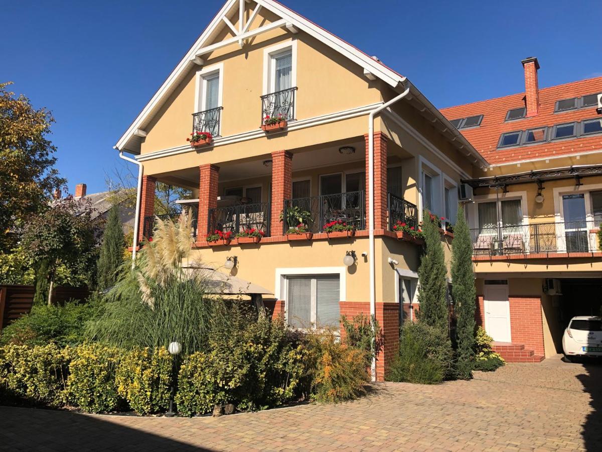Galéria Apartmanház Keszthely Exterior foto